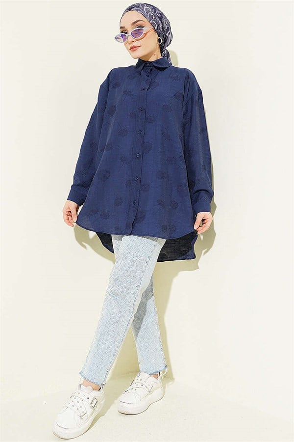 Self-patterned floral shirt, navy blue.