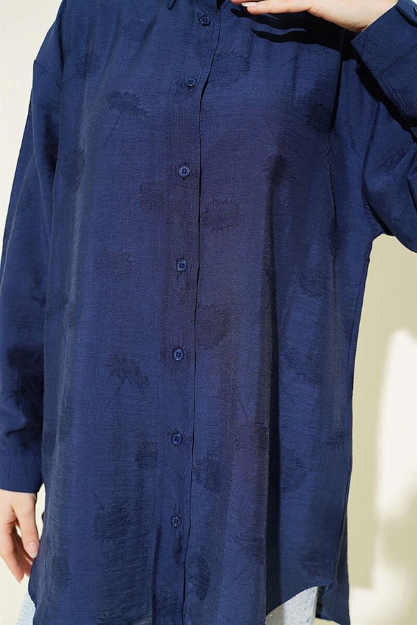 Self-patterned floral shirt, navy blue.