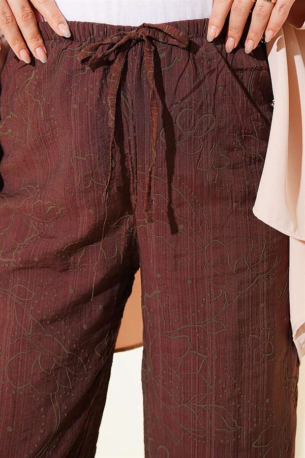 Self-Patterned Elastic Waist Trousers, Brown