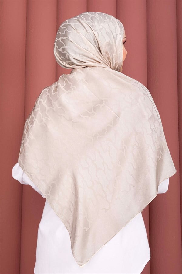 Self-Patterned Jacquard Scarf Series Cream