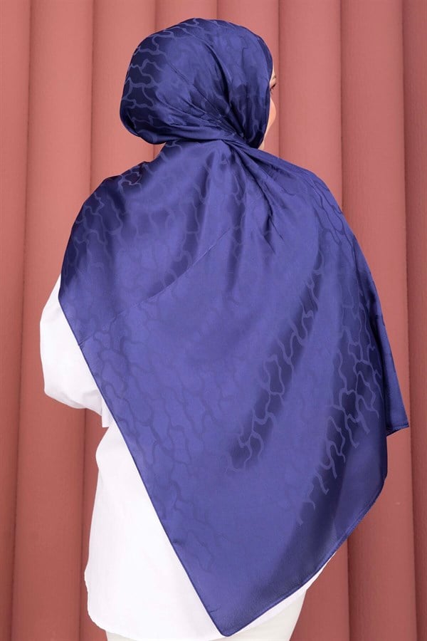 Self-Patterned Jacquard Shawl Series, Saks