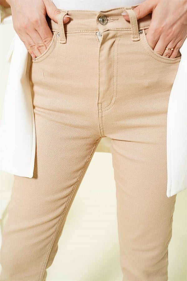 Beige Skinny Jeans with Lycra Trim