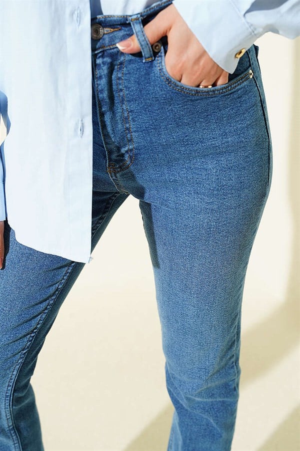 Cut Out Slim Fit Lycra Denim Jeans Blue