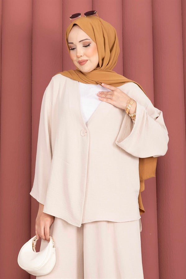 Loose-fitting summer hijab set with kimono, beige.