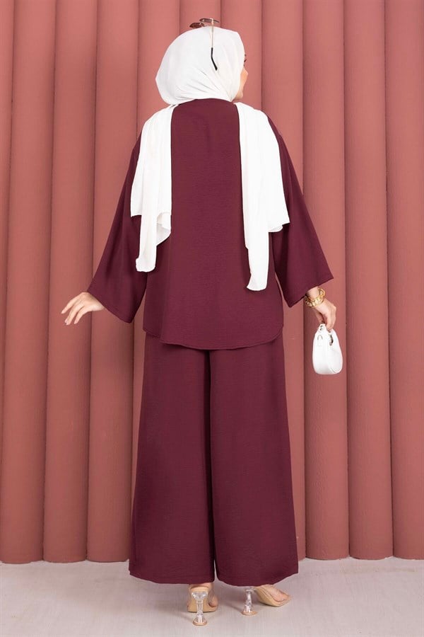 Loose-fitting summer modest kimono set in burgundy.