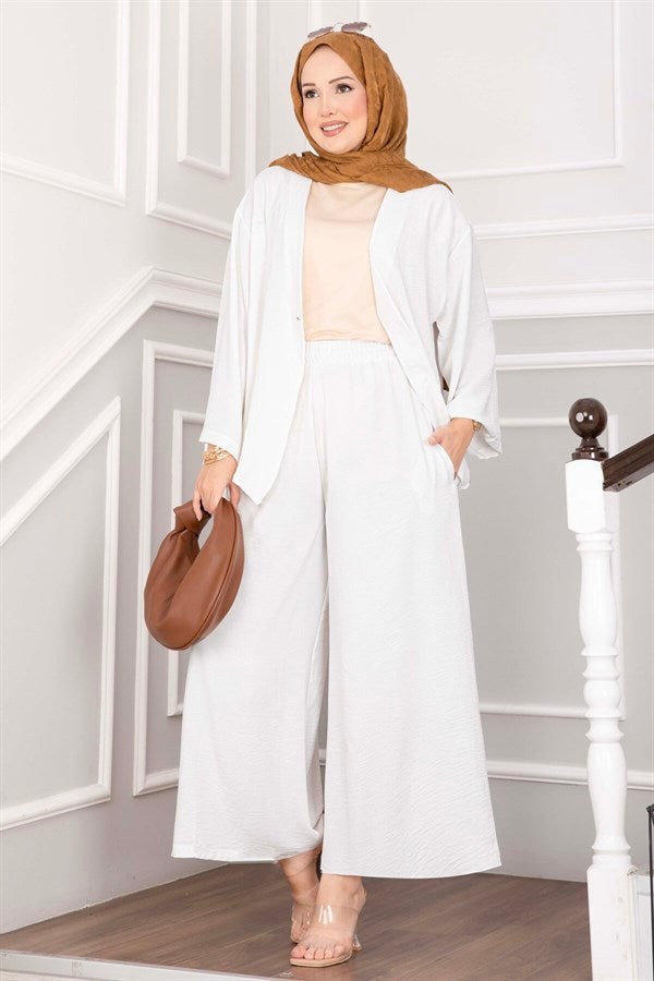 Loose-fitting summer hijab set with kimono, ecru.