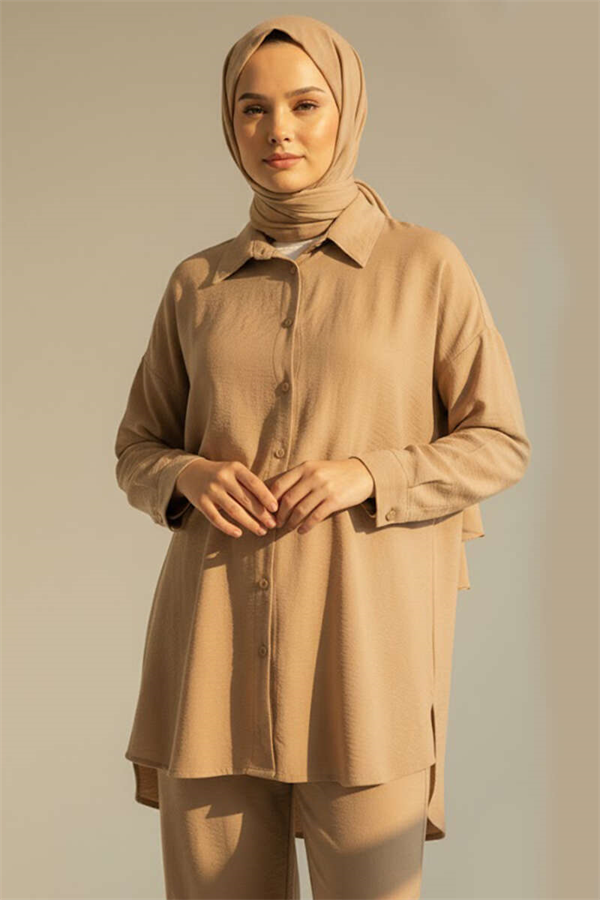 Crinkle-look Buttoned 2 Piece Set, beige.