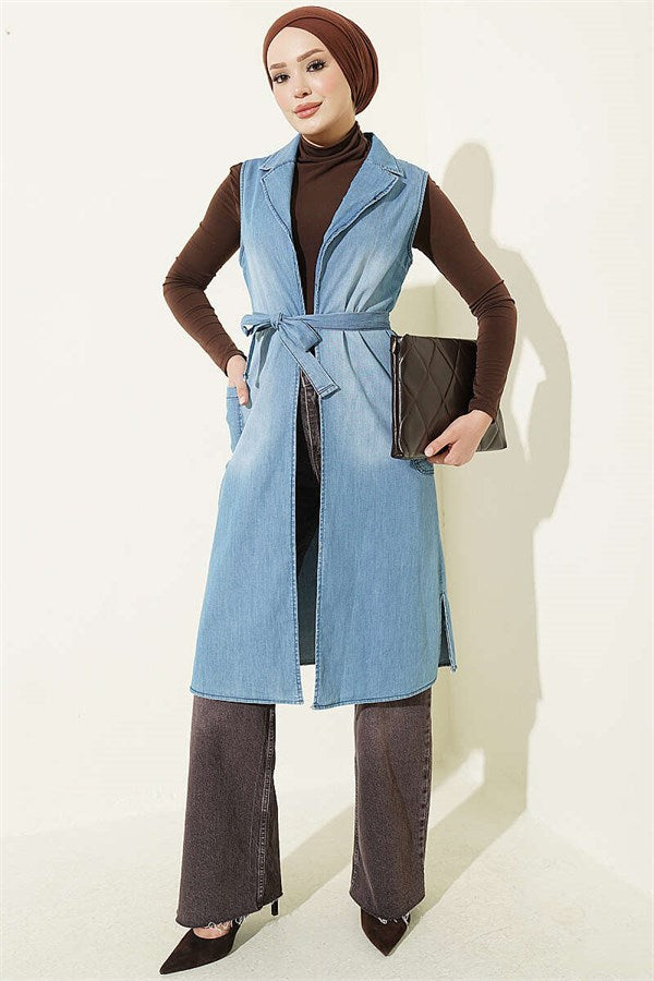 Double-breasted vest with pockets, light blue.