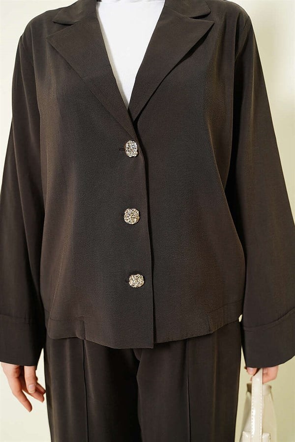Double-breasted collar 2 Piece Set with gold buttons, dark brown.