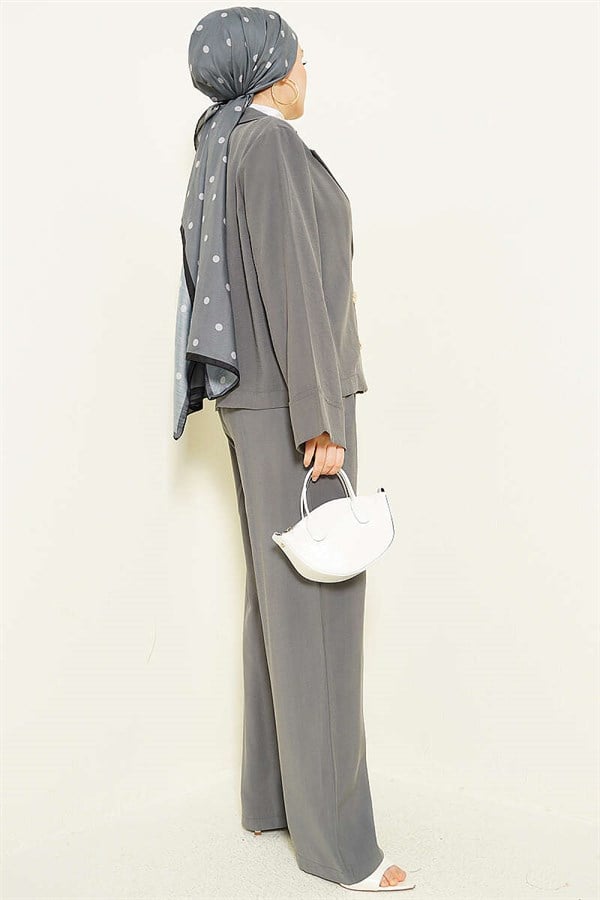 Double-breasted collar 2 Piece Set with gold buttons in grey.
