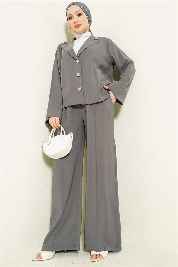 Double-breasted collar 2 Piece Set with gold buttons in grey.