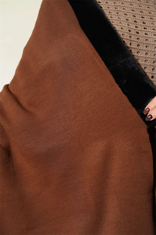 Fur-Detailed Shoulder Shawl, Brown