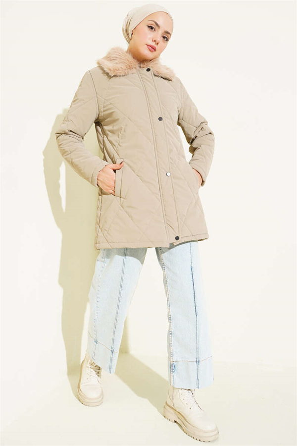 Fur-collared, zip-up quilted coat, mink color.