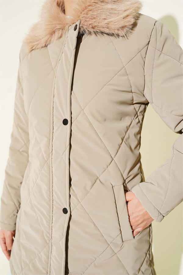 Fur-collared, zip-up quilted coat, mink color.