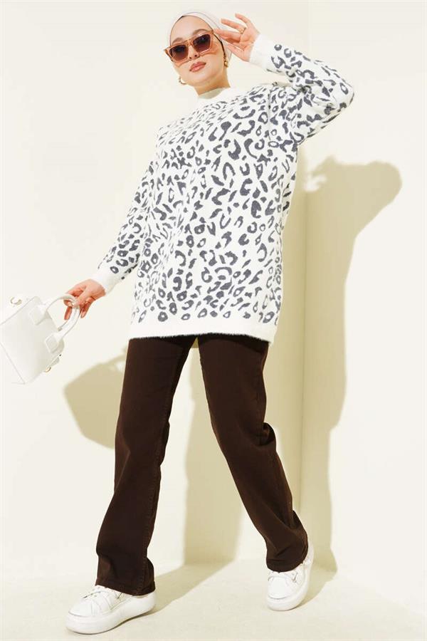 Leopard Print Detailed Bearded Sweater White