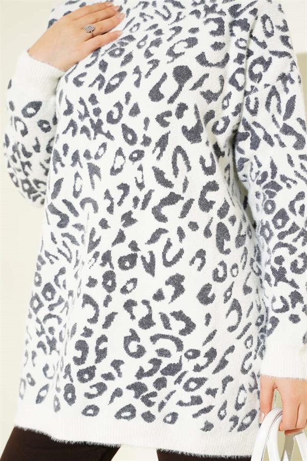 Leopard Print Detailed Bearded Sweater White
