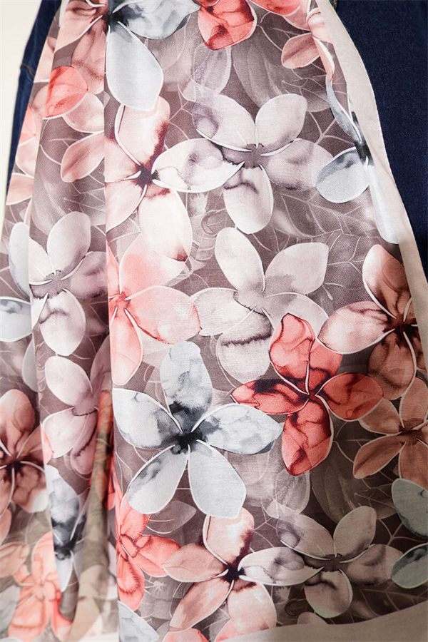Magnolia Pattern Shawl Beige