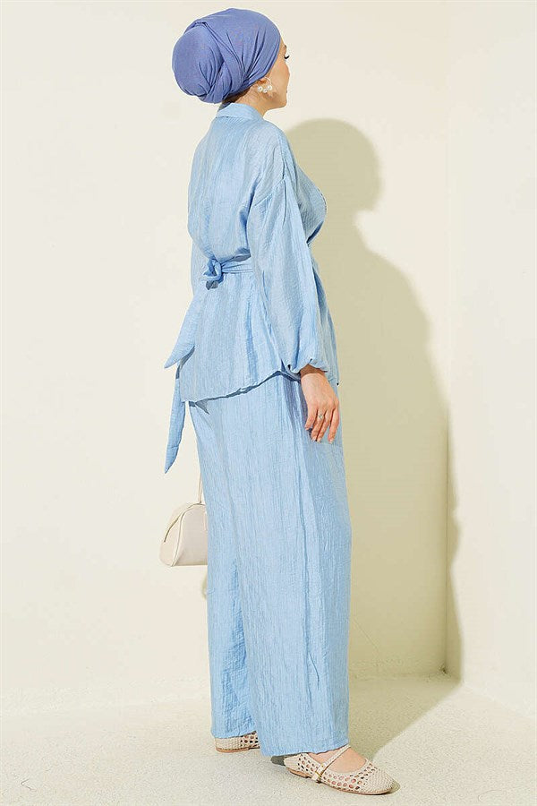 2 Piece Set with metal buckle and side belts, blue.