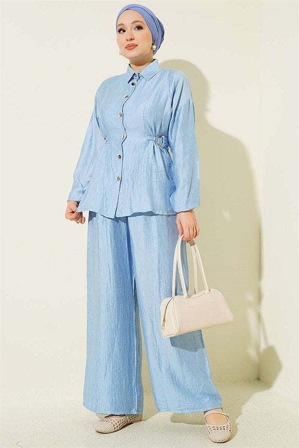 2 Piece Set with metal buckle and side belts, blue.