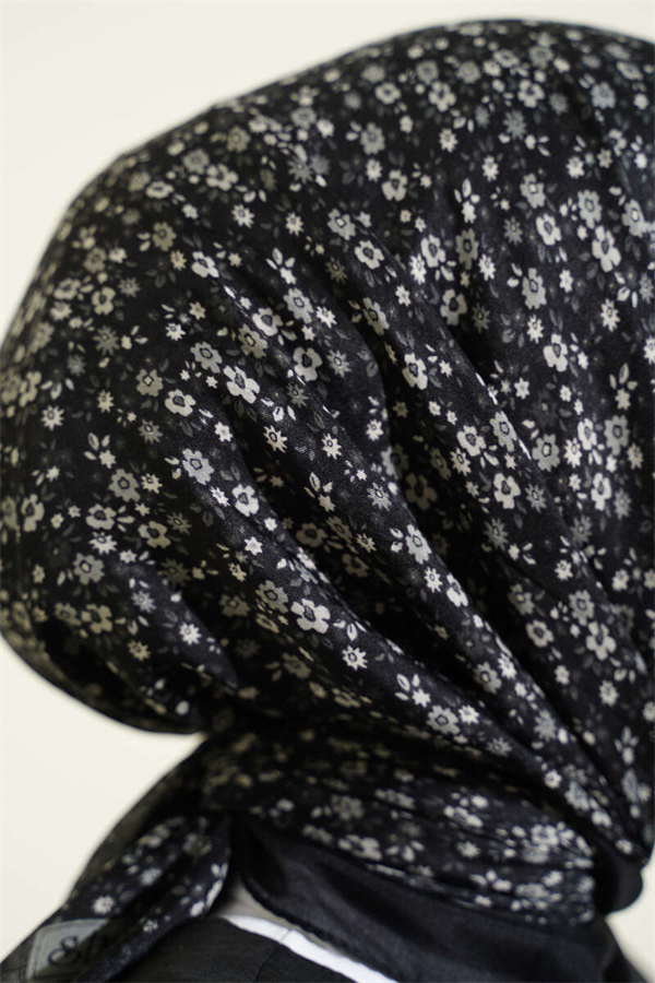 Mini Flower Detail Scarf Anthracite