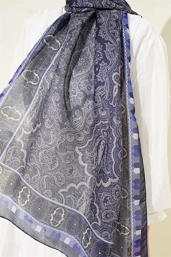 Patterned Soft Shawl in Parliament