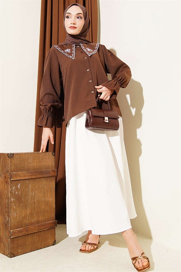 Embroidered Peter Pan Collar Skirt 2 Piece Set in Coffee Brown