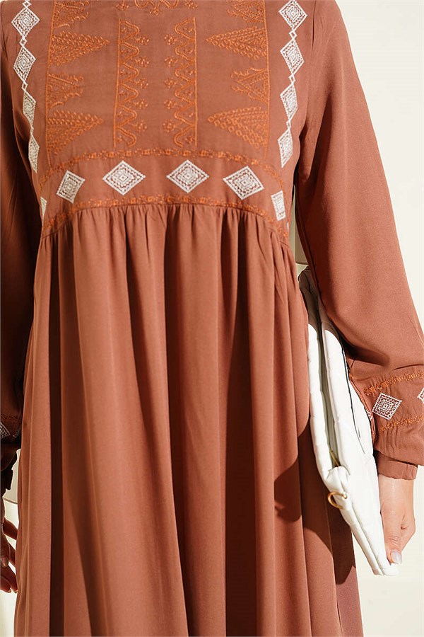 Embroidered Belmando Dress in Brown