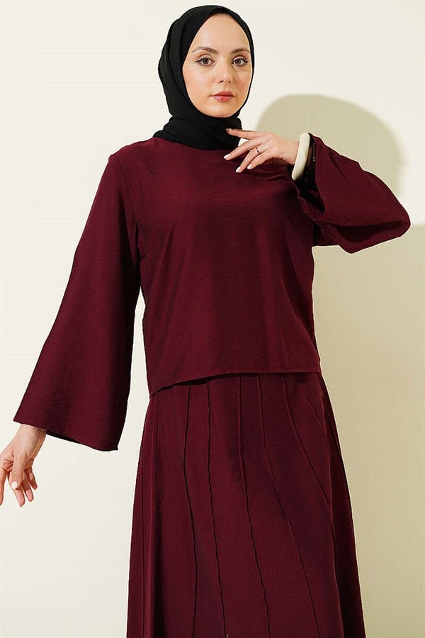 Ribbed Detail Blouse and Skirt 2 Piece Set in Burgundy