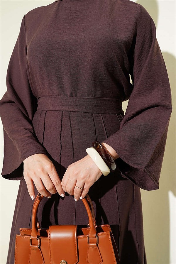 Ribbed Detail Blouse and Skirt 2 Piece Set in Dark Brown