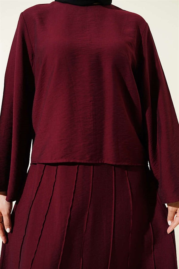 Ribbed Detail Blouse and Skirt 2 Piece Set in Burgundy