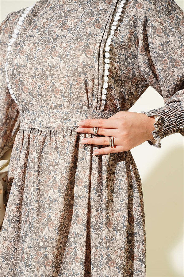 Ribbed Lace Patterned Dress in Light Green