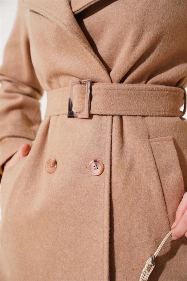 Short Cashmere Coat with Shoulder Epaulets Camel