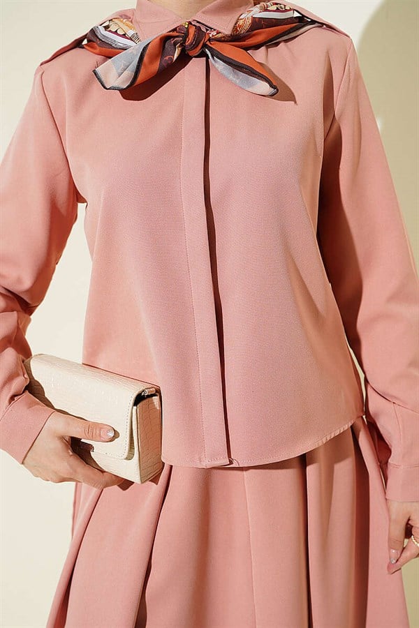 2 Piece Set with pleated skirt and shoulder epaulets, powder pink.