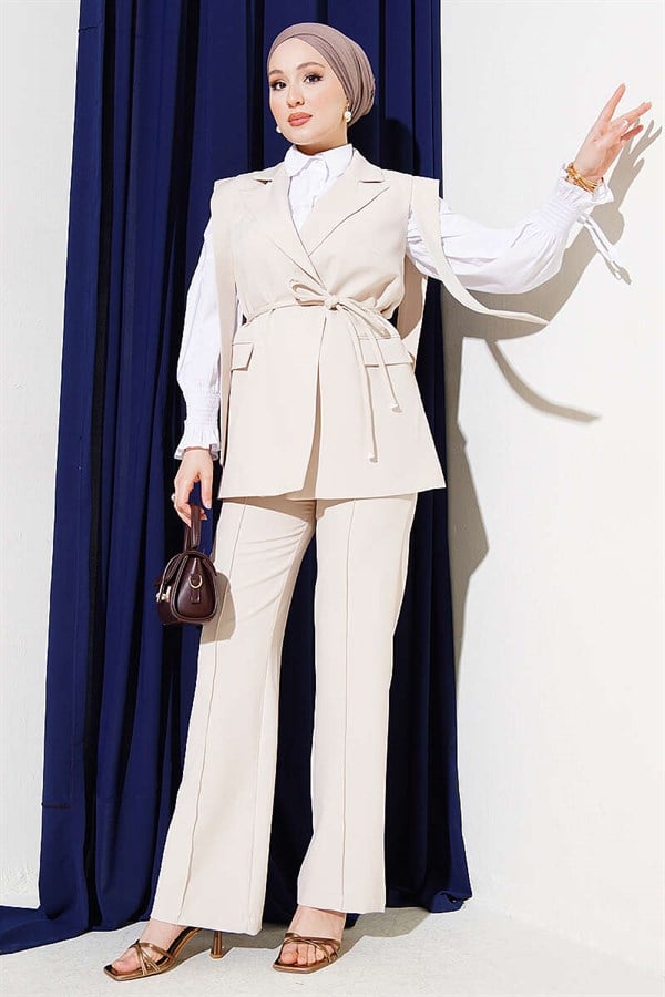 Beige 2 Piece Set with Shoulder Belt and Vest