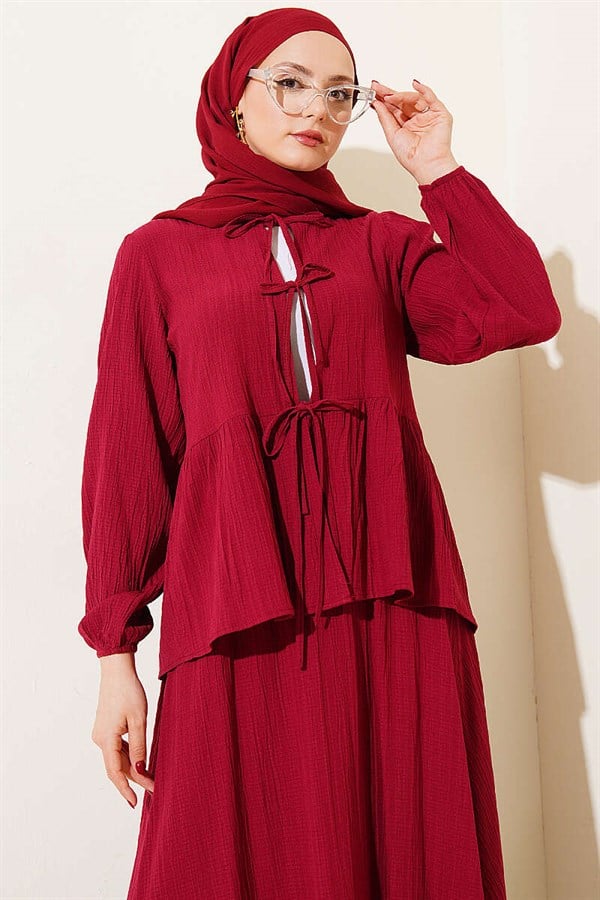 Front-Tie Trimmed Tree Bark Skirt 2 Piece Set in Burgundy