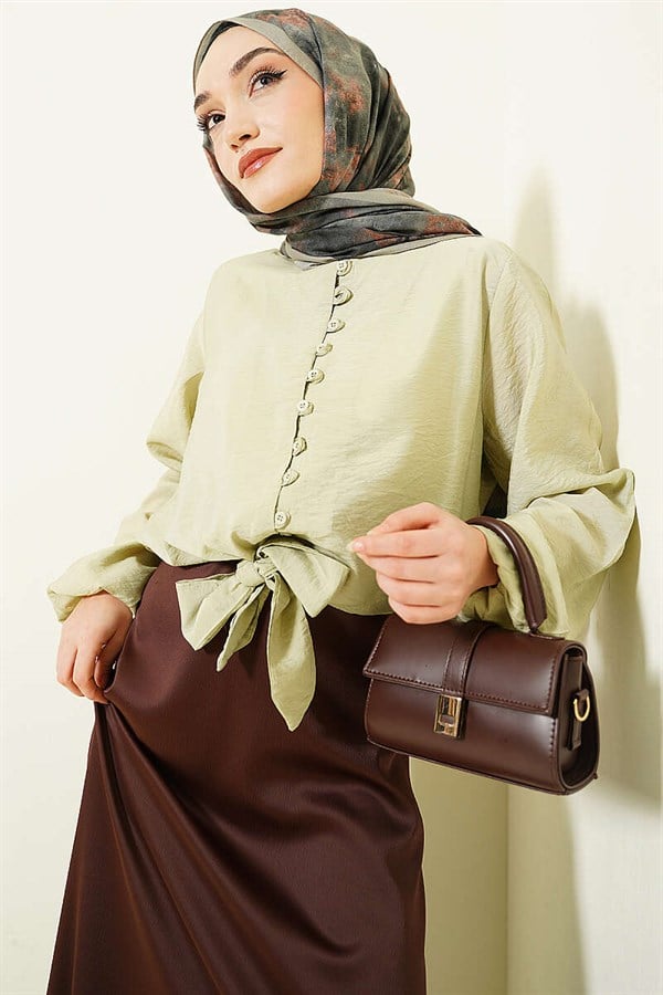 Front Button-Down Short Shirt in Light Green