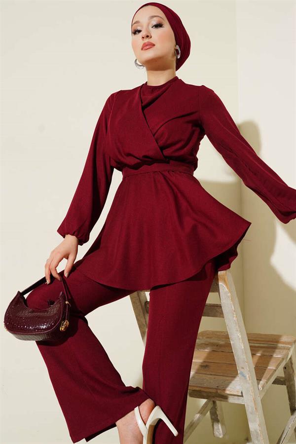 2 Piece Set with crisscross front strap, burgundy.