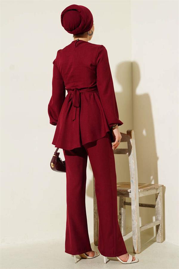 2 Piece Set with crisscross front strap, burgundy.