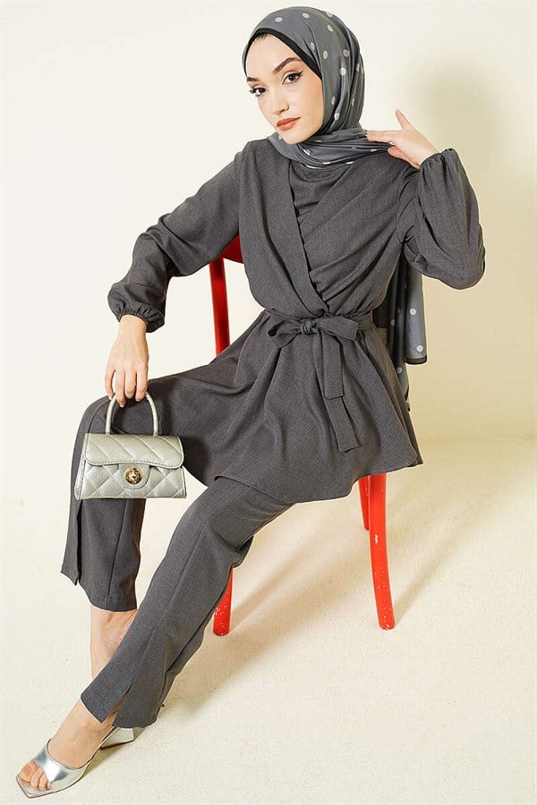 2 Piece Set with crisscross front strap, smoke gray.