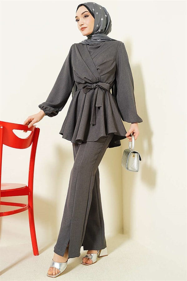 2 Piece Set with crisscross front strap, smoke gray.