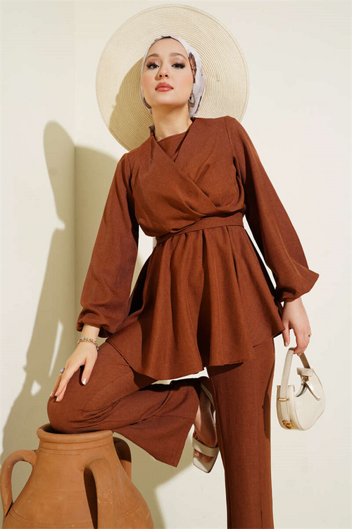 2 Piece Set in Coffee with Cross Front Belt