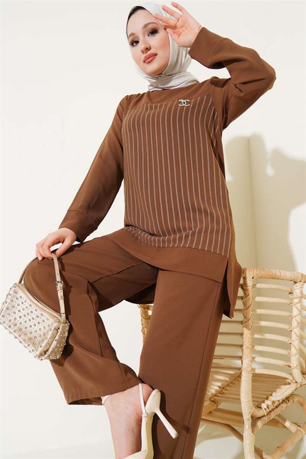 Striped Front 2 Piece Set Brown