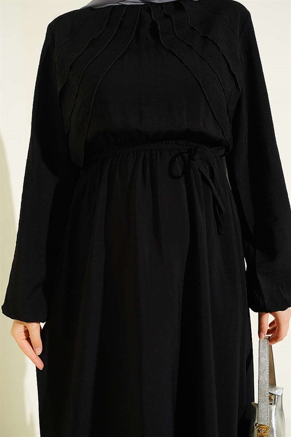 Black Dress with Vertical Ruffles at the Front and Elastic Waist