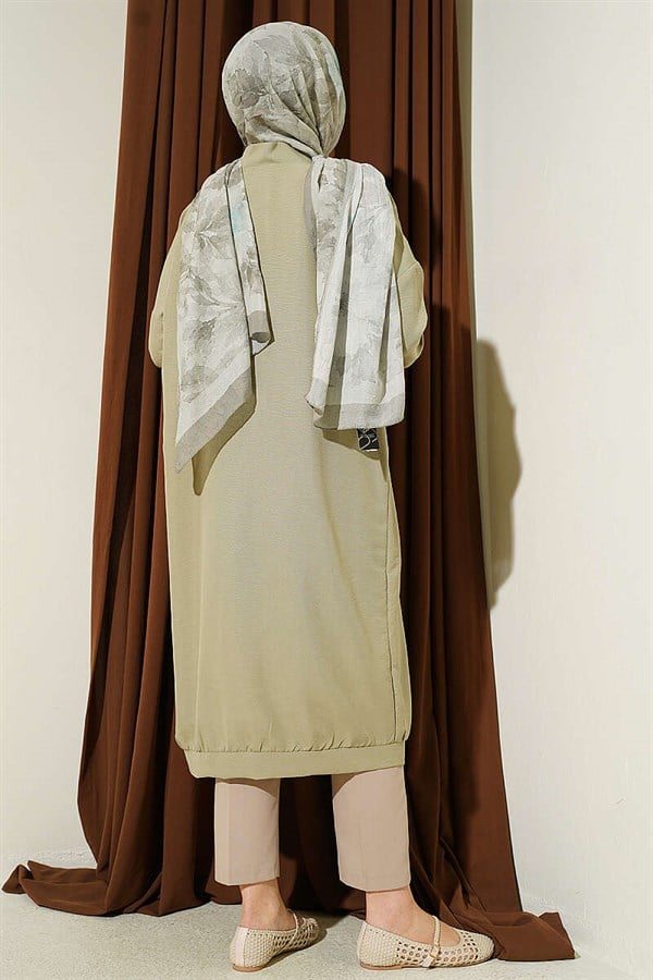 Ayrobin Long Cardigan in Light Green with Button Front