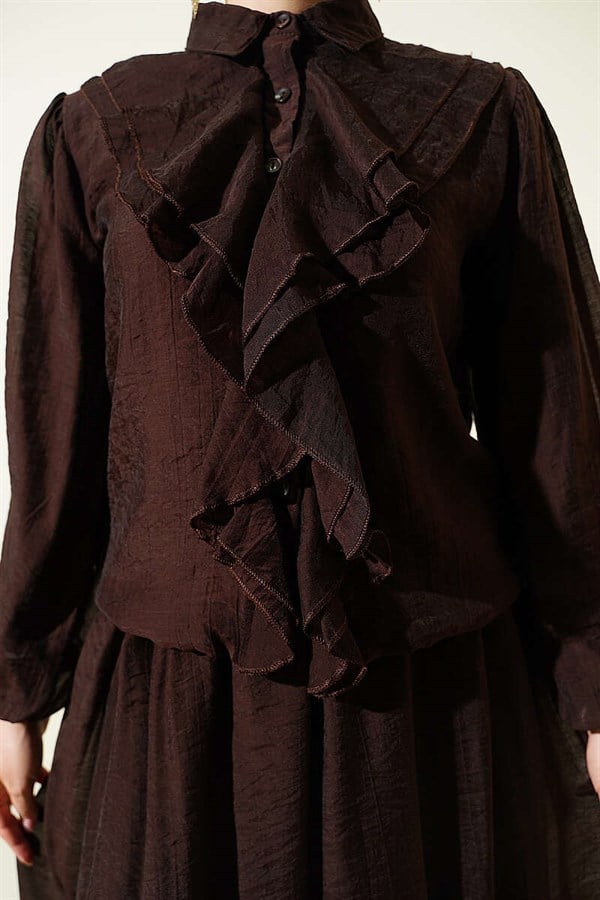 2 Piece Set: blouse and skirt with ruffled front, coffee color.