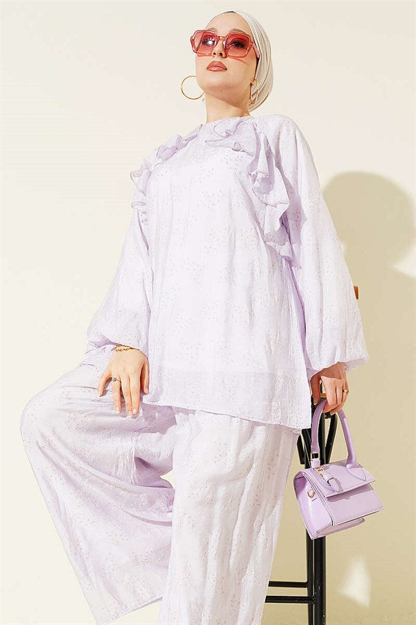Loose-fitting 2 Piece Set with ruffled front design, lilac.