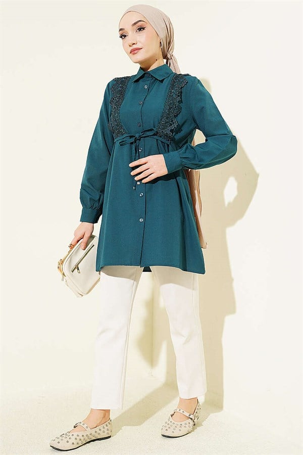 Lace-up Shirt with Guipure Detail at the Front, Petrol.