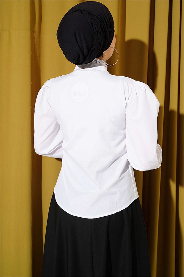 White Short Shirt with Ribbed Detail Front
