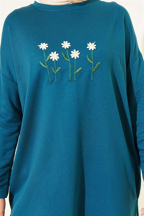 Tunic with Daisy Embroidery on the Front (Petar)