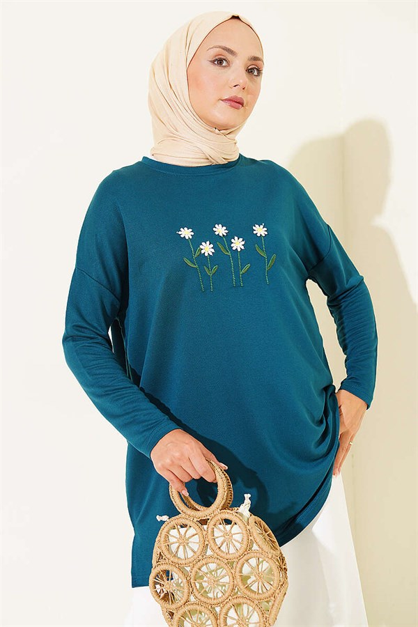 Tunic with Daisy Embroidery on the Front (Petar)